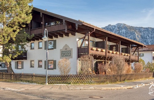 Inzell Apartment | Chalet Suite Almrausch mit Sauna und Balkon