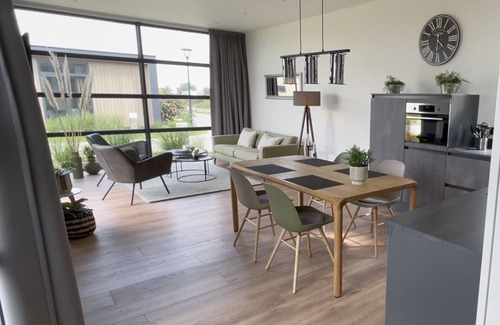 Enkhuizen House | Chalet Sunrise mit Großem Garten & Sonnen-terrasse mit Meerblick für 4 Personen