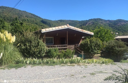 Thueyts Ski Chalet | Chalet Tout Équipé en Ardèche