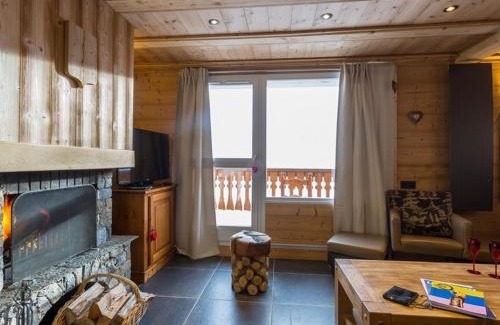 Val-Thorens Ski Chalet | "Chalet Triplex 12 Pers à Val Thorens - 4 Flocons Or, Cheminée, WiFi, Proche Pistes et Commerces" - FR-1-637-10