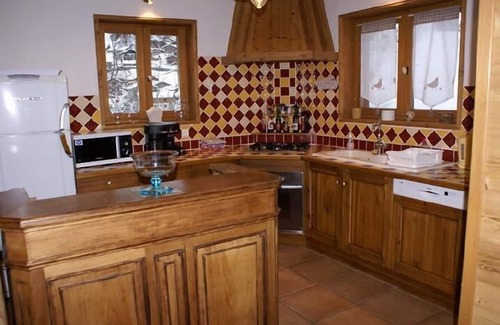 Champagny-en-Vanoise Ski Chalet | Chalet, view village/forest, terrace, balcony, fireplace or stove, parking, tv, 120m²