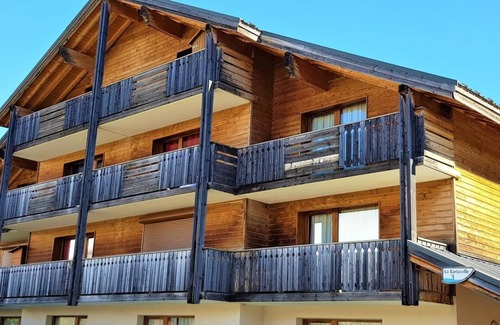 La Joue du Loup Ski Chalet | Chalet, view mountain, terrace, parking, tv, ski locker, 55m², La Joue du Loup