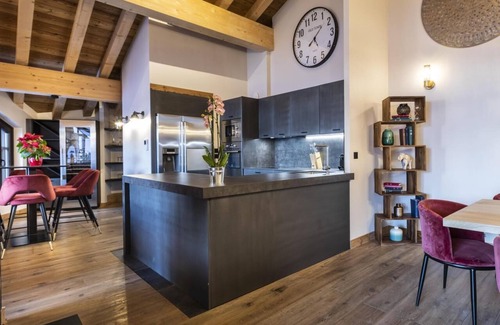 Val-Thorens Ski Chalet | Chalet, wifi, 50m from ski slopes, sauna, hammam, terrace, balcony, fireplace or stove, tv