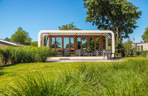 Hulshorst House | Chalet with 2 bedrooms, a bed box and a terrace