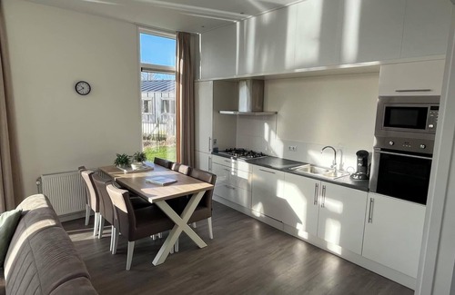 Municipality of Hellevoetsluis House | Chalet with 3 bedrooms and furnished garden