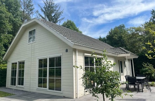 Lochem House | Chalet with 3 bedrooms and furnished garden