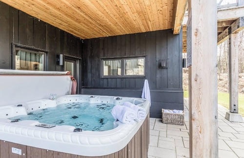 Mont-Tremblant Ski Chalet | Chalet with gorgeous areas, and an exquisite design alpine contemporary.
