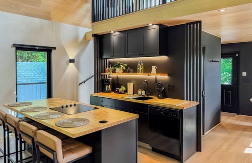 Mount Upton Ski Chalet | Chalet with pond · hot tub, sauna & scenic views