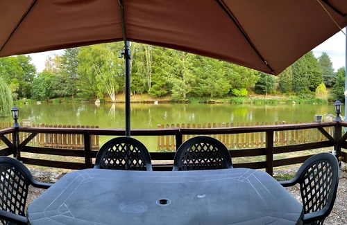 Brazey-en-Morvan Ski Chalet | Chalet with private lake, 4/6 person rental with NOKILL fishing