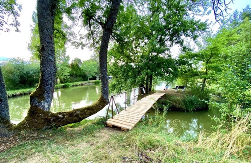 Brazey-en-Morvan Ski Chalet | Chalet with private lake, 4/6 person rental with NOKILL fishing