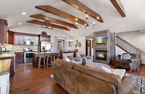 Boone House | Chalet with sweeping mountain views near Blowing Rock and Boone