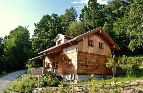 Geiersthal Apartment | Chalet with walk-in rain shower and wood-burning stove