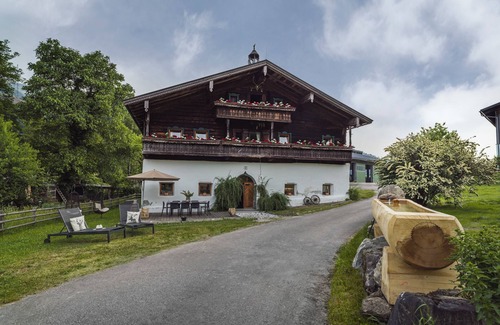 Taxenbach Ski Chalet | Chalet "Wolfbachgut" with Mountain View and Sauna