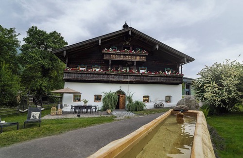 Taxenbach Ski Chalet | Chalet "Wolfbachgut" with Mountain View and Sauna