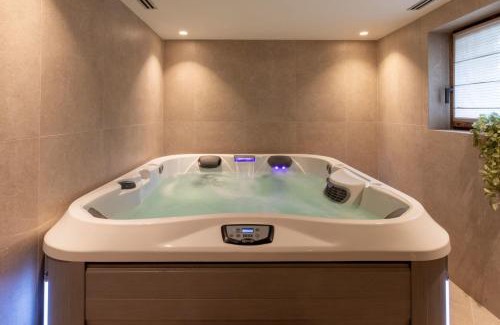 Meribel Ski Chalet | Chalet Yolo