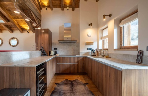 Meribel Ski Chalet | Chalet Yolo with swimming pool, sauna, hot-tub, hammam and cinema room