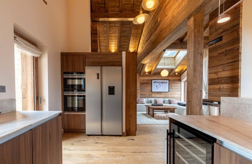 Meribel Ski Chalet | Chalet Yolo with swimming pool, sauna, hot-tub, hammam and cinema room