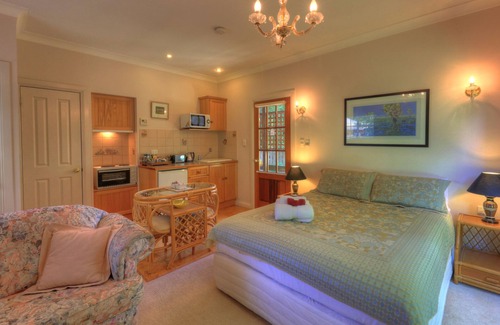 Bright Bed & Breakfast | Chalets Lumineux