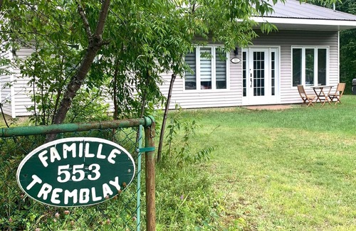 Maria-Chapdelaine Ski Chalet | Chaleureuse maisonà 2 pas du lac St-Jean