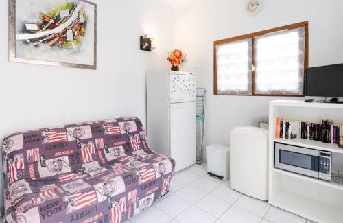 Gruissan Villa | Chaleureuse Villa à Gruissan - 6 pers, Près de la Plage, Garage, Cuisine Équipée, Confort Moderne - FR-1-409A-17