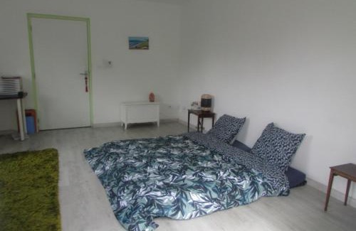 Lavaur House | Chambre 20m2 avec salle de bain privée dans maison en bois