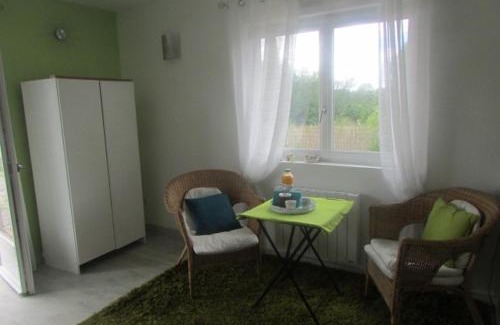 Lavaur House | Chambre 20m2 avec salle de bain privée dans maison en bois