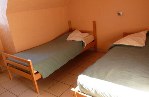 Pailherols House | Chambre 5-Twin room-Private Bathroom-Garden view