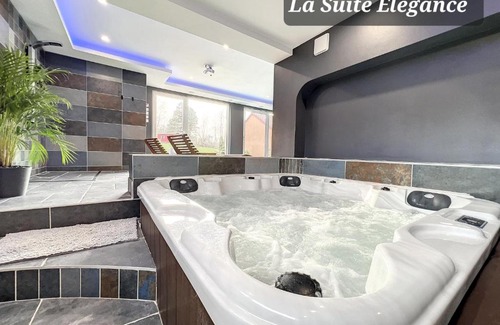 Louches Bed & Breakfast | Chambre avec spa, piscine et sauna privatif