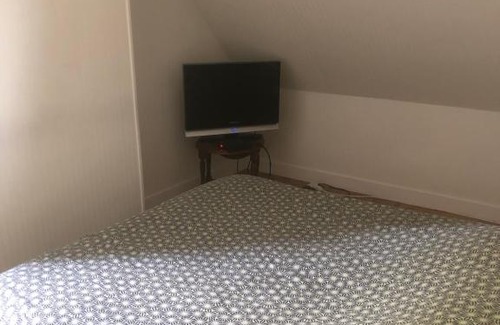Pontgouin Bed & Breakfast | Chambre avec TV au calme