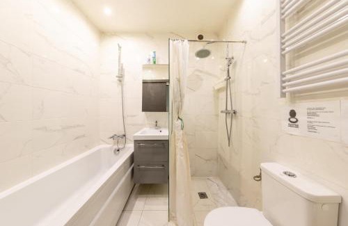 Sevran House | Chambre calme, zen & lumineuse