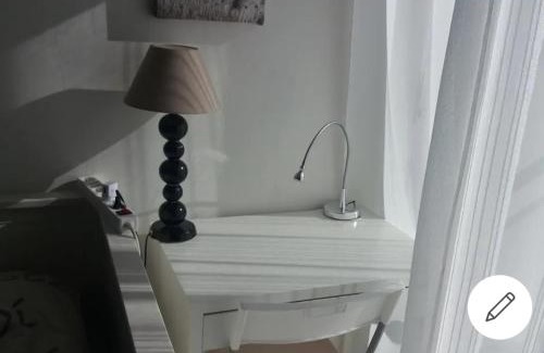 Cauderan House | Chambre chez l'habitante avec salle de bain et cuisine communes - Présence d'un chat