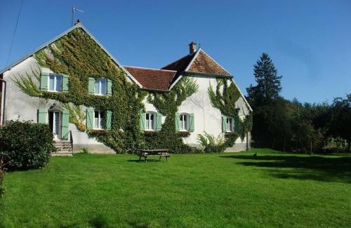 Choye Bed & Breakfast | Chambre cosy dans maison historique avec parc et accueil chevaux - FR-1-583-256