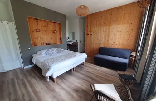 Braud-et-Saint-Louis Bed & Breakfast | Chambre D'hôte Dans la Villa L'estuaire . La Folie Bordelaise