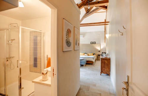 Pont-Saint-Esprit House | Chambre d'hôtes Bassin - Provence Occitane