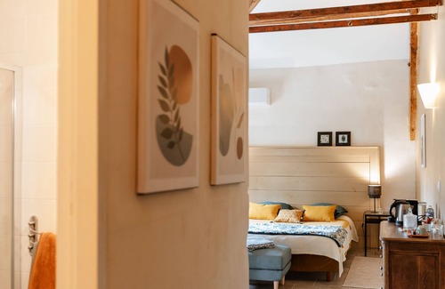 Pont-Saint-Esprit House | Chambre d'hôtes Bassin - Provence Occitane