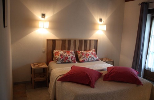 Saint-Loup-Geanges Bed & Breakfast | Chambre D'hôtes Colette