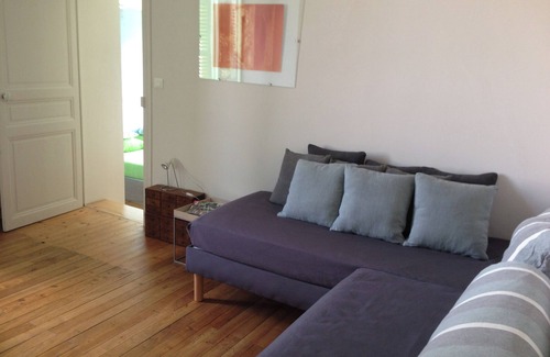 Tour Chabot Gavacherie Bed & Breakfast | Chambre d'hôte L'horizon 33m2, waterfront, free parking 5mn from Les Halles