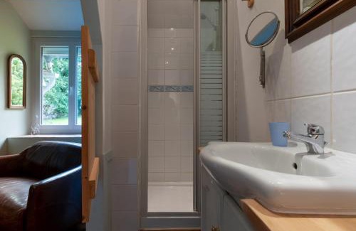 Le Mene Bed & Breakfast | Chambre d'hôte La Haye d'Armor, Western