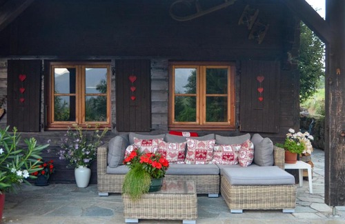 Thones Bed & Breakfast | Chambre d'hôtes Chalet des Burdines