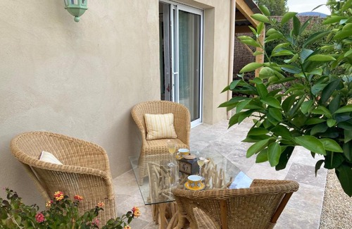 Cabrieres-dʼAigues House | Chambre d'hôtes de la cime