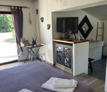 Notre-Dame-de-Riez Bed & Breakfast | chambre d hôtes les trois châteaux