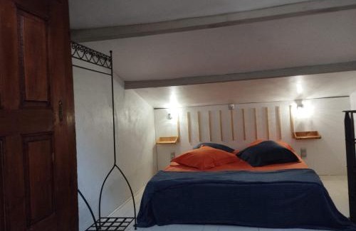 Rustrel Bed & Breakfast | Chambre d’hôtes l’Orange Bleue