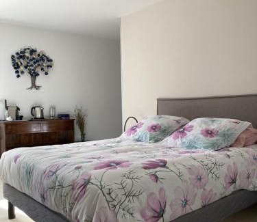 Lagorce Bed & Breakfast | Chambre d'hôtes Lavande- A l'Ombre des Tilleuls