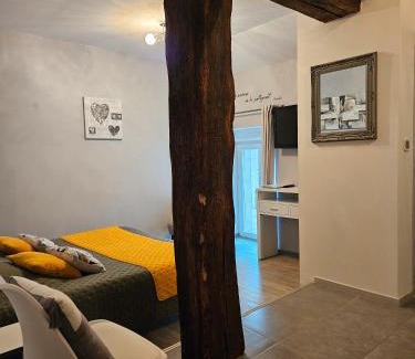 Neuville-de-Poitou Bed & Breakfast | Chambre d'Hote Familiale