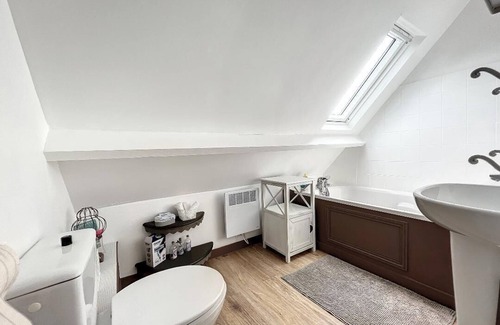 Montpinchon House | Chambre d'Hôtes 2 La Clef des Champs with breakfast