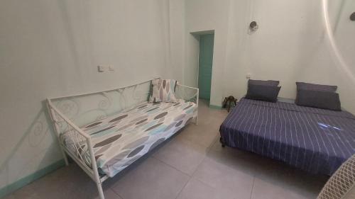 14th Arrondissement House | chambre dans villa