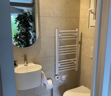Le Plan-de-Grasse House | Chambre de charme climatisée, avec piscine