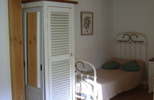 Castelnau-de-Montmiral Bed & Breakfast | Chambre d'hôtes Acacia at "La Boriette" in peaceful Occitan Tuscany
