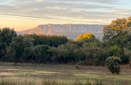 Fuveau Bed & Breakfast | Chambre indépendante près d'Aix