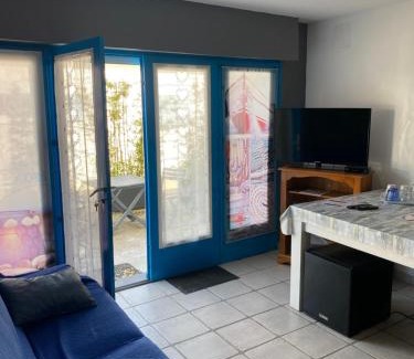 Saint-Trojan-les-Bains House | Chambre indépendante dans une villa